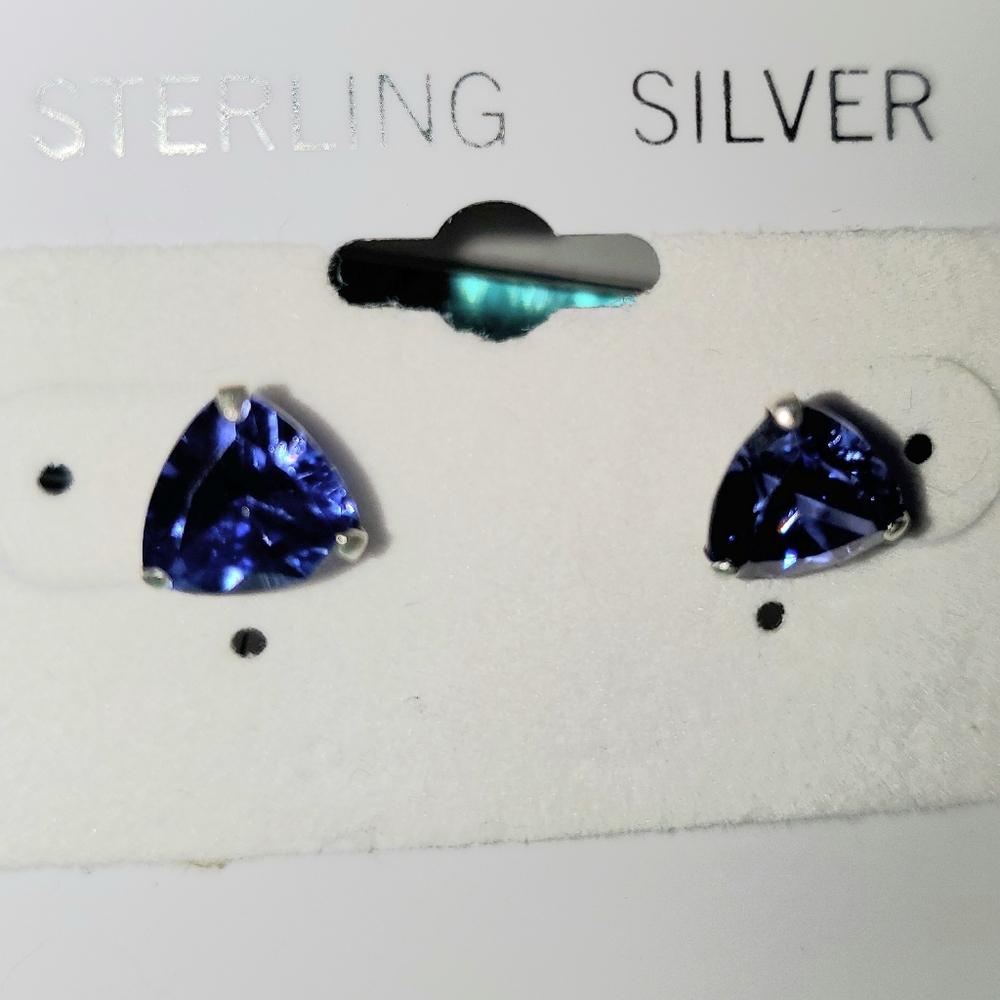 NWOT Sterling silver 8mm trillion cut 1 CT Each Cubic Zirconia Tanzanite Color